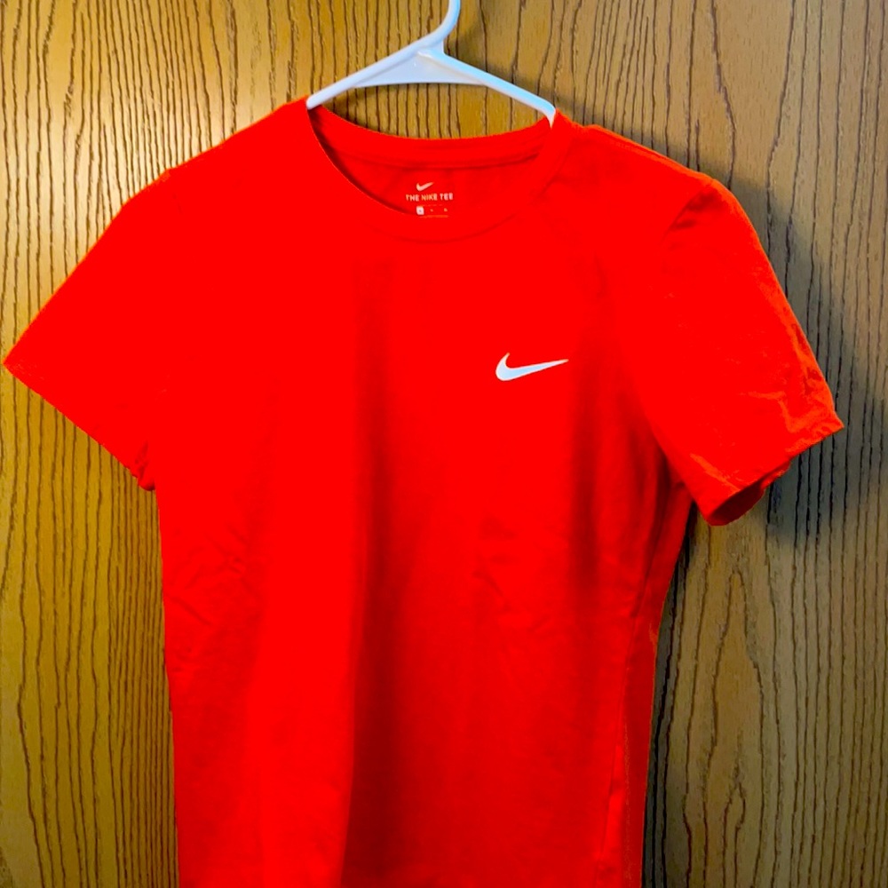 Nike Boys T-shirt Size Medium